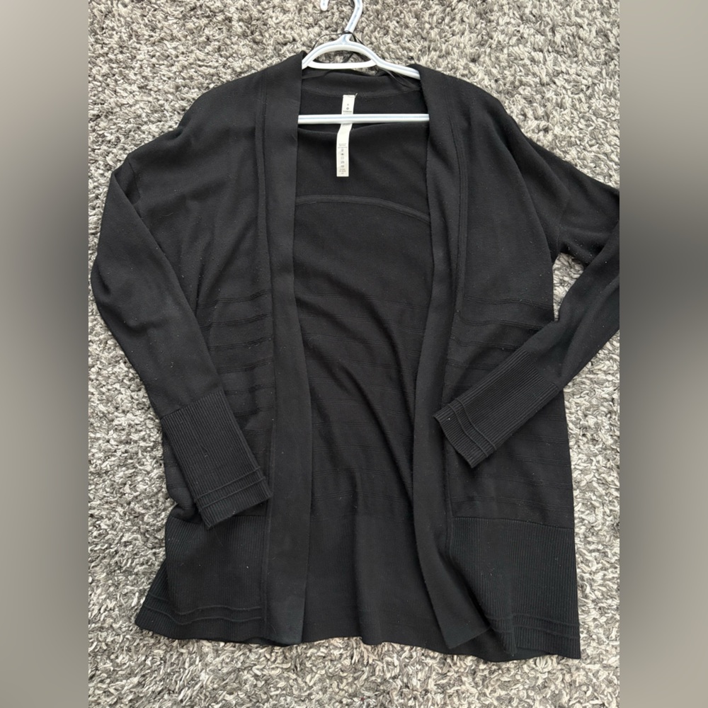 Lululemon Black Cardigan *minor pilling